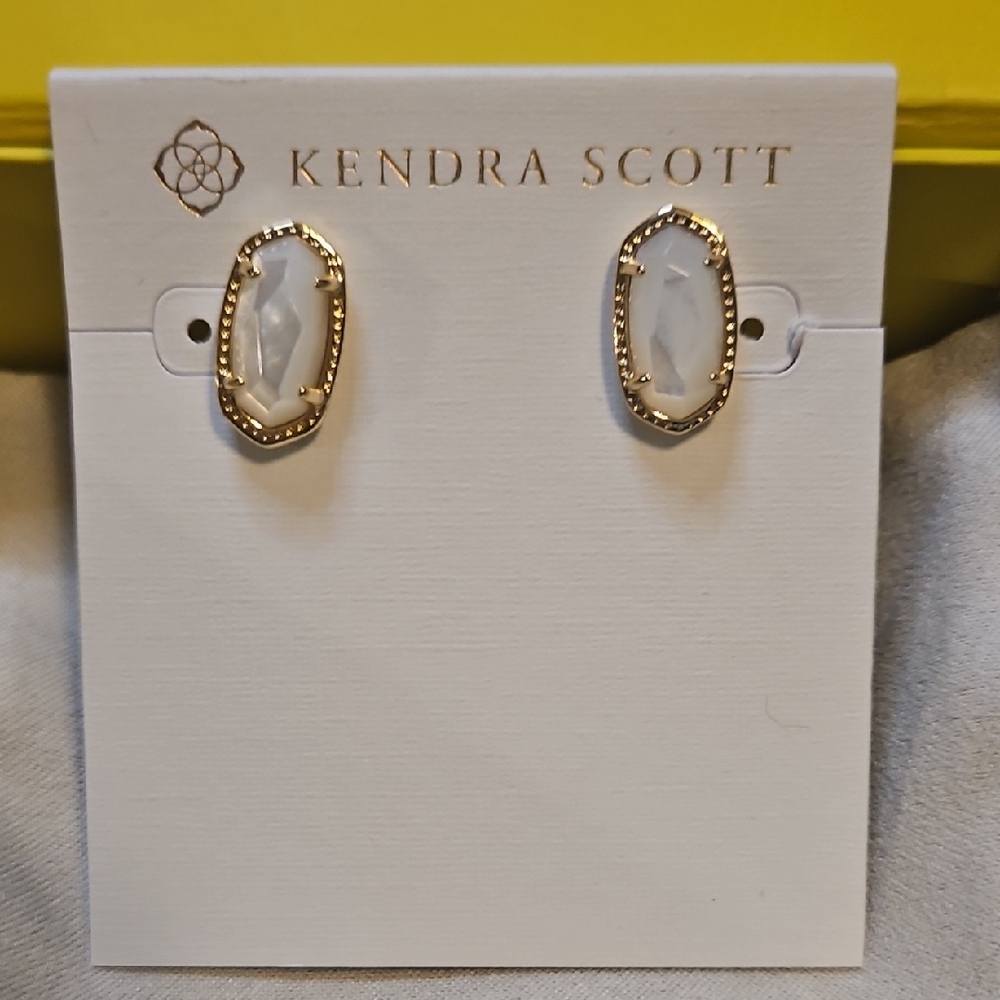 New Kendra Scott Ellie Gold Stud Earrings in Mother of Pearl